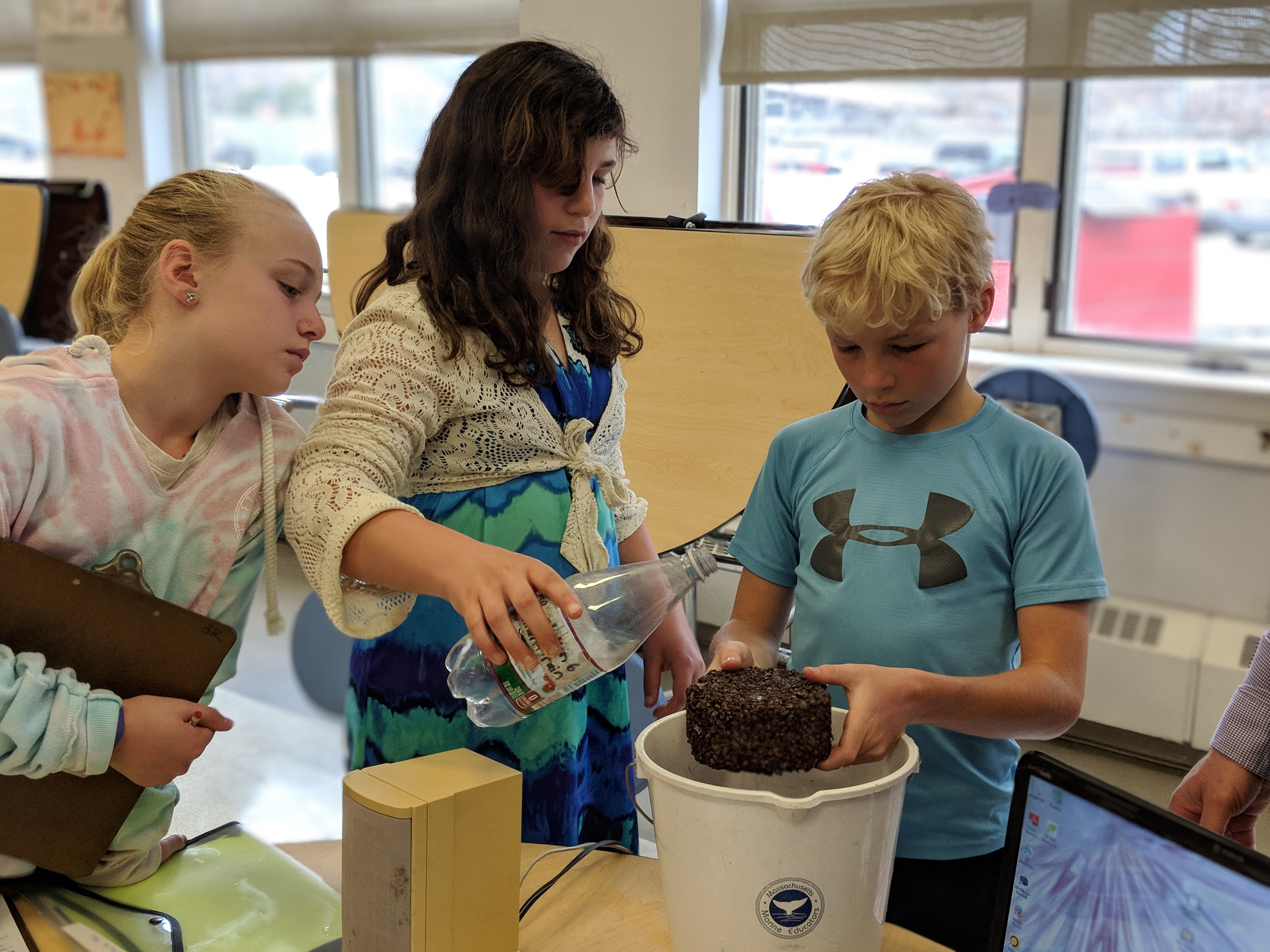 00100dPORTRAIT_00100_BURST20180501101417077_COVER